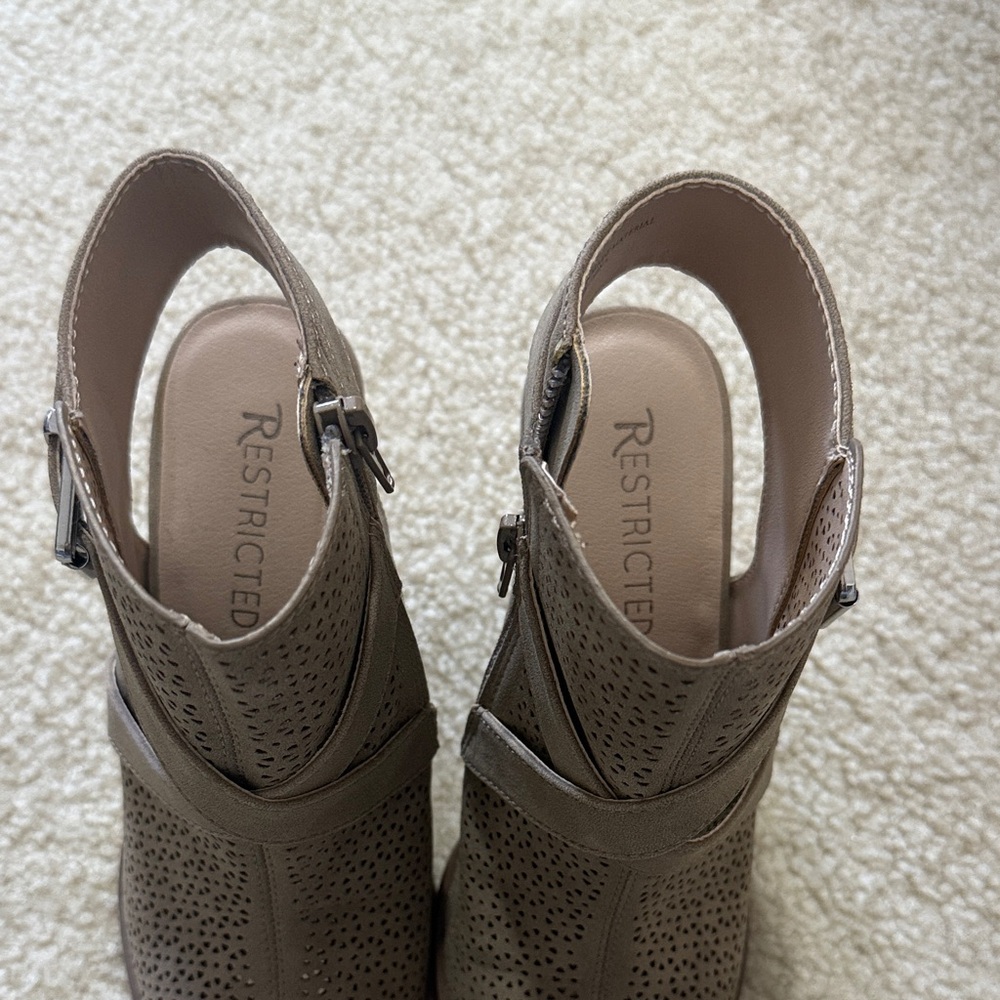 Circus by Sam Edelman Brown and Tan Heeled Boots - Picture 5 of 6